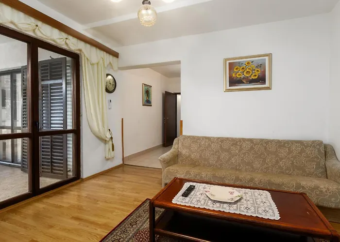 1 Bedroom Amazing In Apartament *
