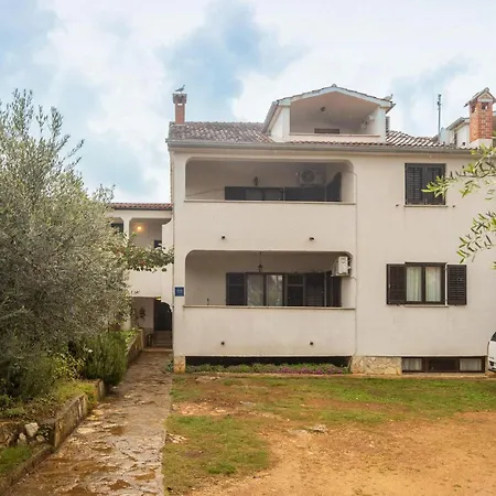 1 Bedroom Amazing In Apartament *