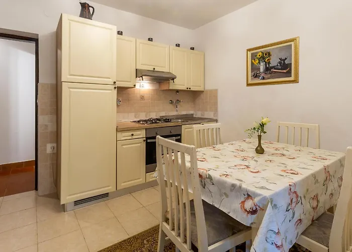 1 Bedroom Amazing In Lägenhet *